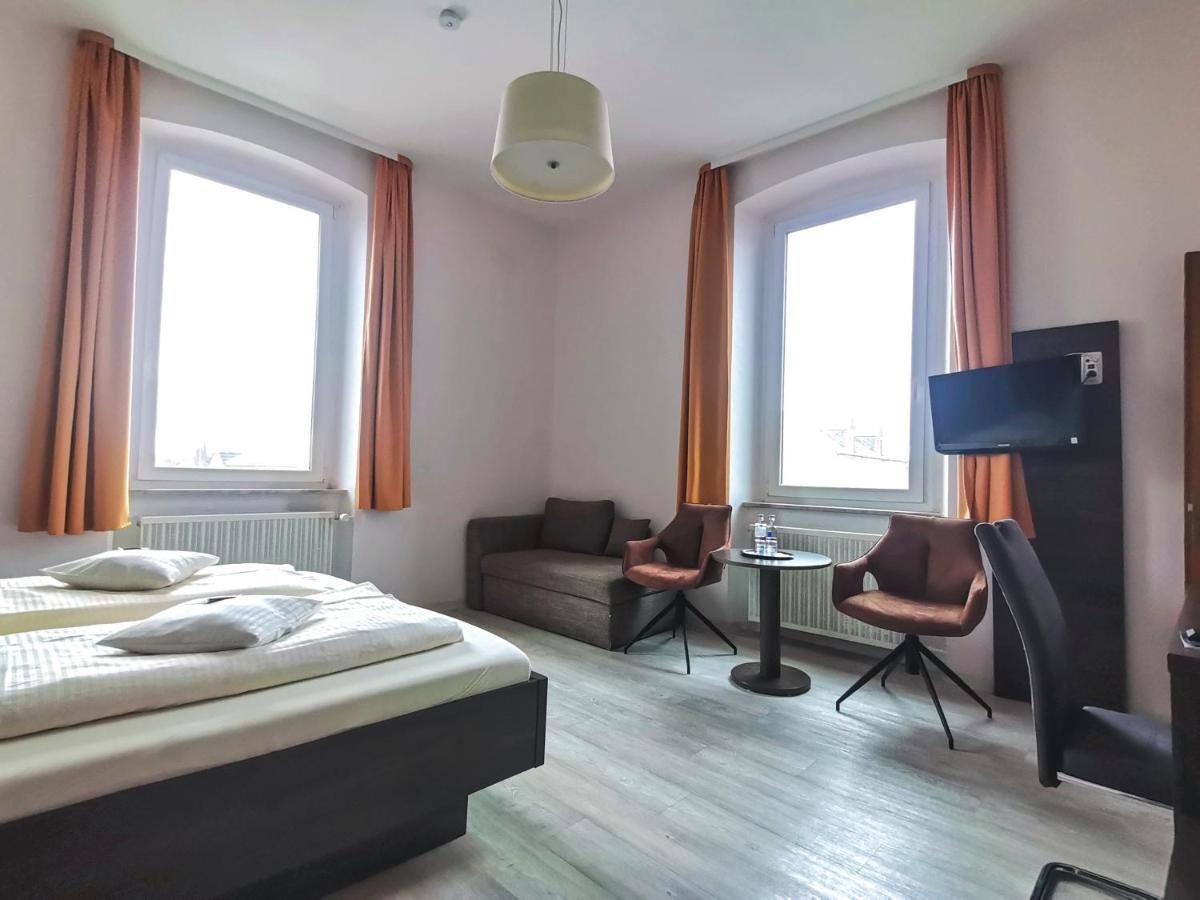Hotel Kitzinger Hof An Der B8 คิทซิงเงน ภายนอก รูปภาพ