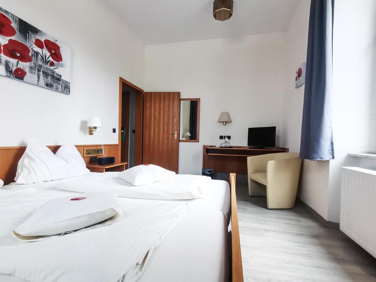 Hotel Kitzinger Hof An Der B8 คิทซิงเงน ภายนอก รูปภาพ