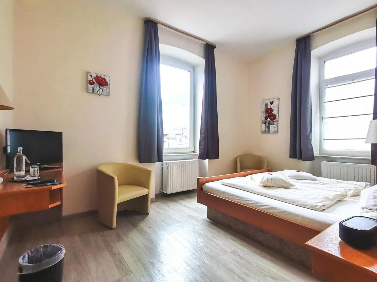 Hotel Kitzinger Hof An Der B8 คิทซิงเงน ภายนอก รูปภาพ